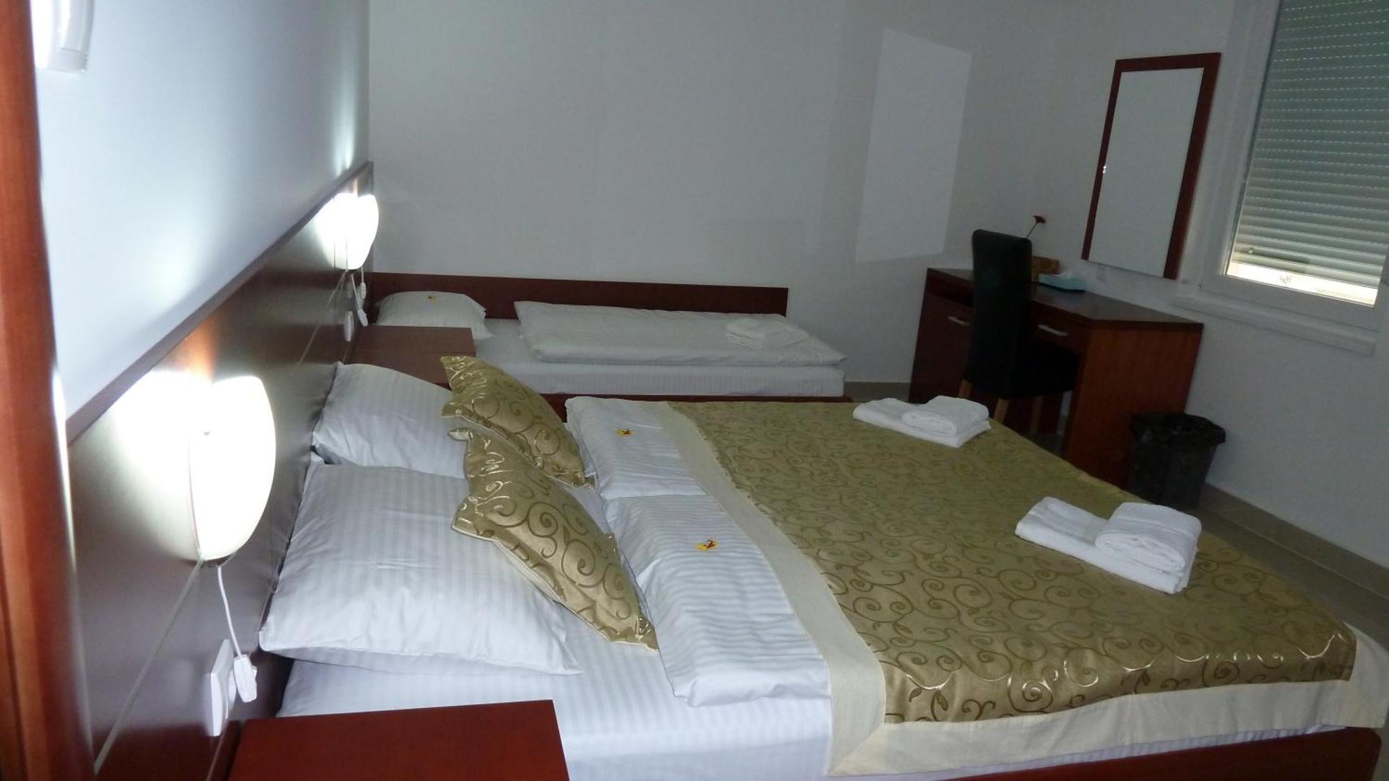 Guesthouse Villa Inn Subotica Zewnętrze zdjęcie